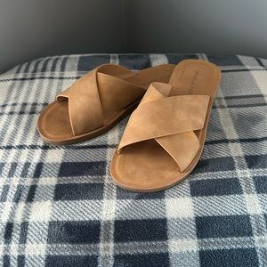 Solanz Tan Sandal Sz 6 1/2